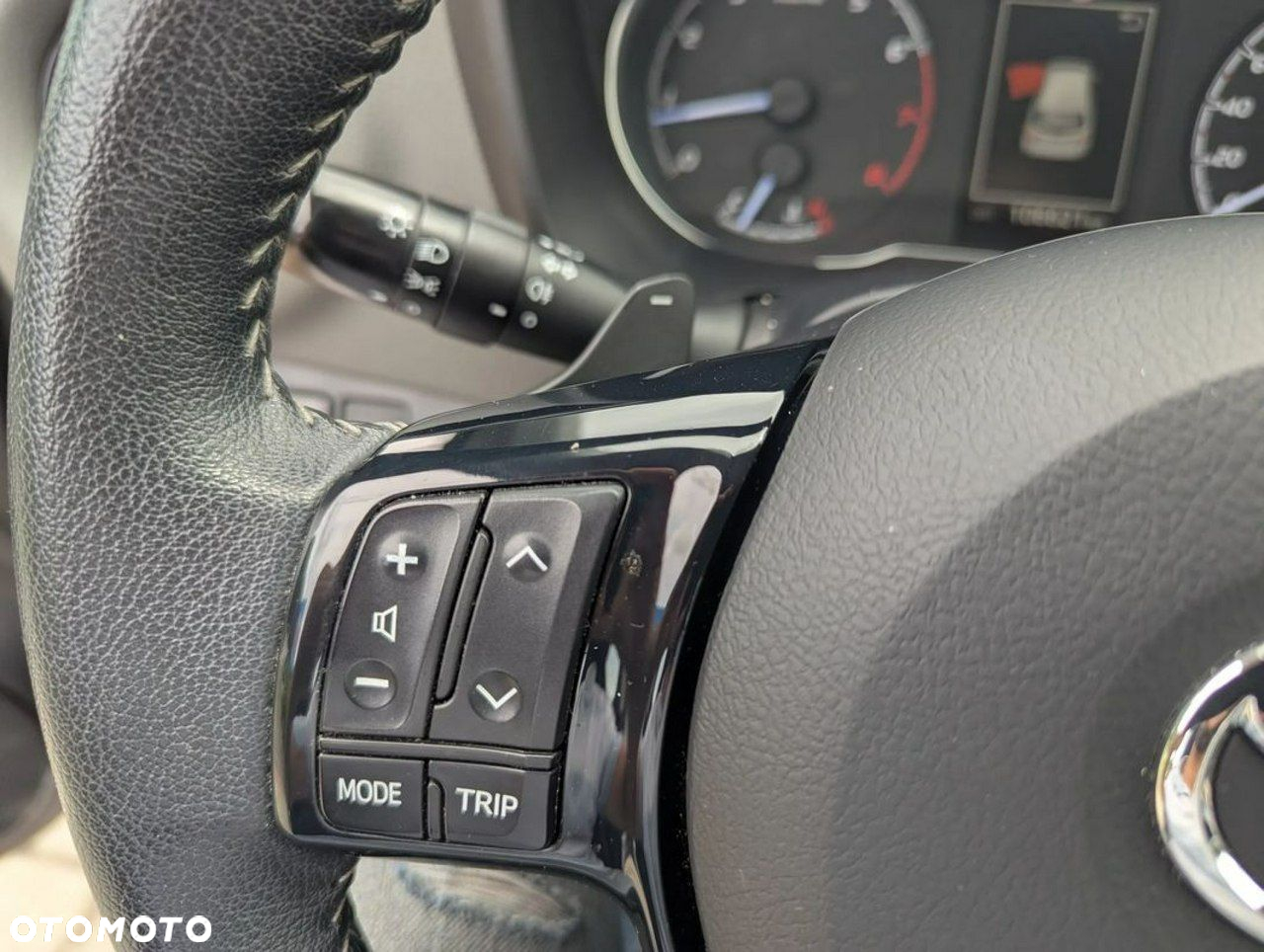 Toyota Yaris 1.5 Dynamic CVT - 12