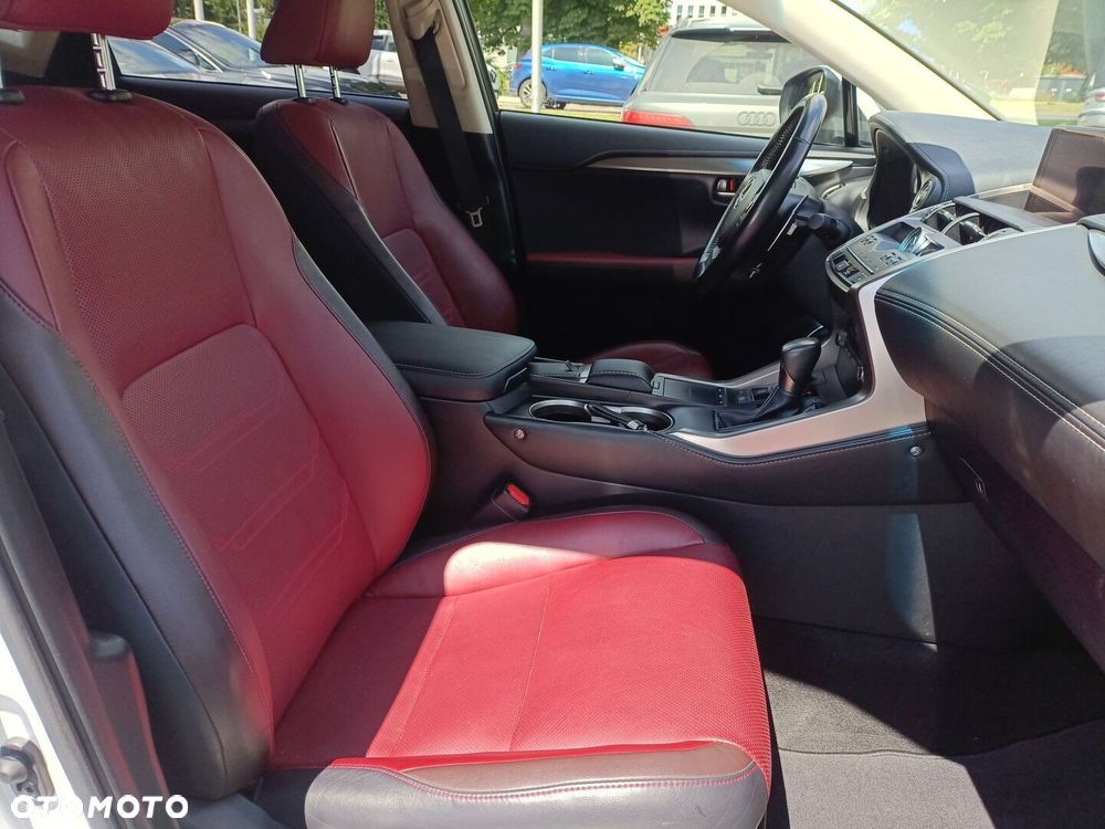 Lexus NX 300h Comfort AWD - 11