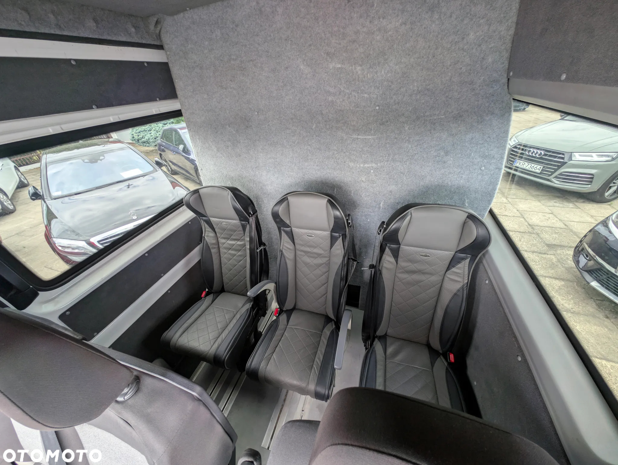 Volkswagen Crafter brygadówka 6 osób, ładowność 1177kg, Krajowy - 10