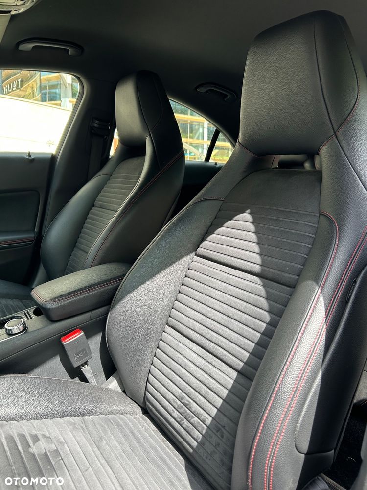 Mercedes-Benz CLA 200 7G-DCT AMG Line - 10