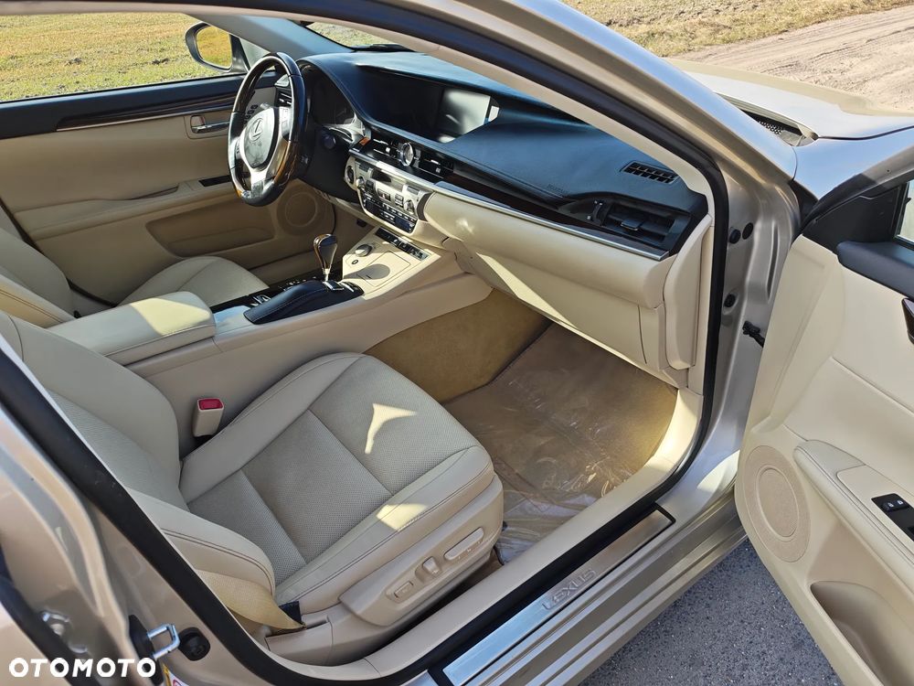 Lexus ES - 9