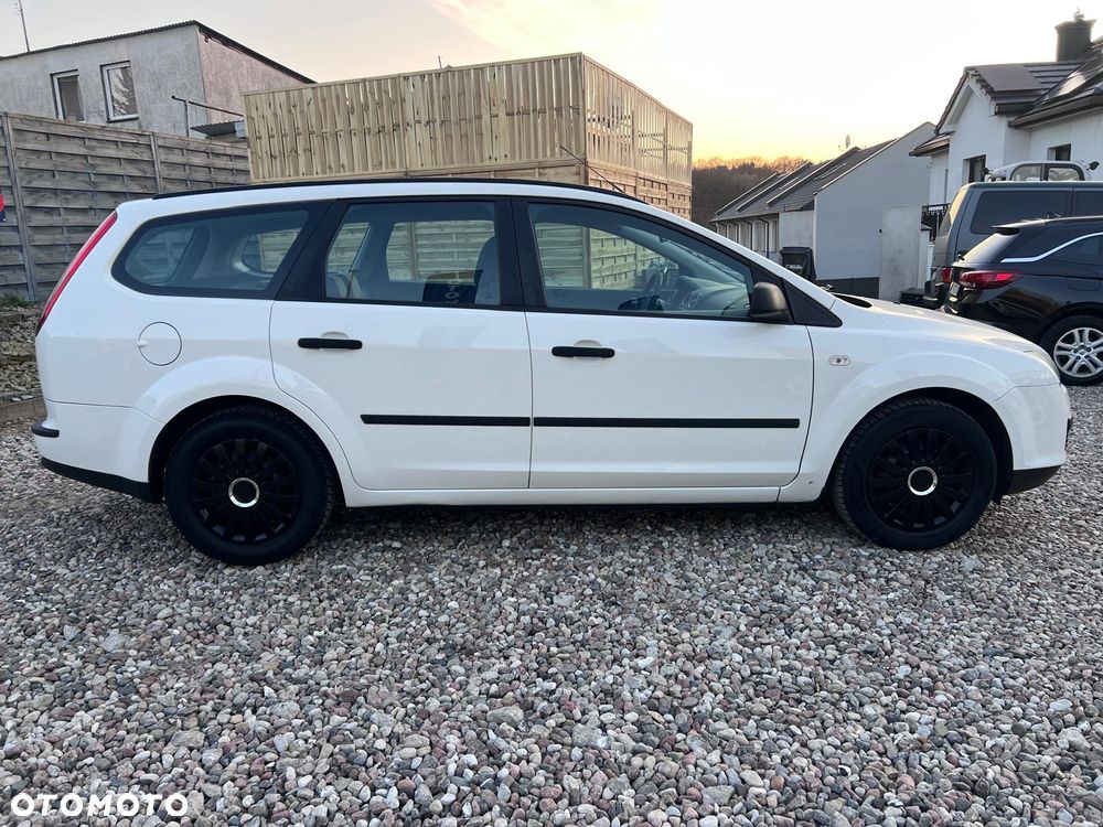 Ford Focus 1.4 Ambiente - 10
