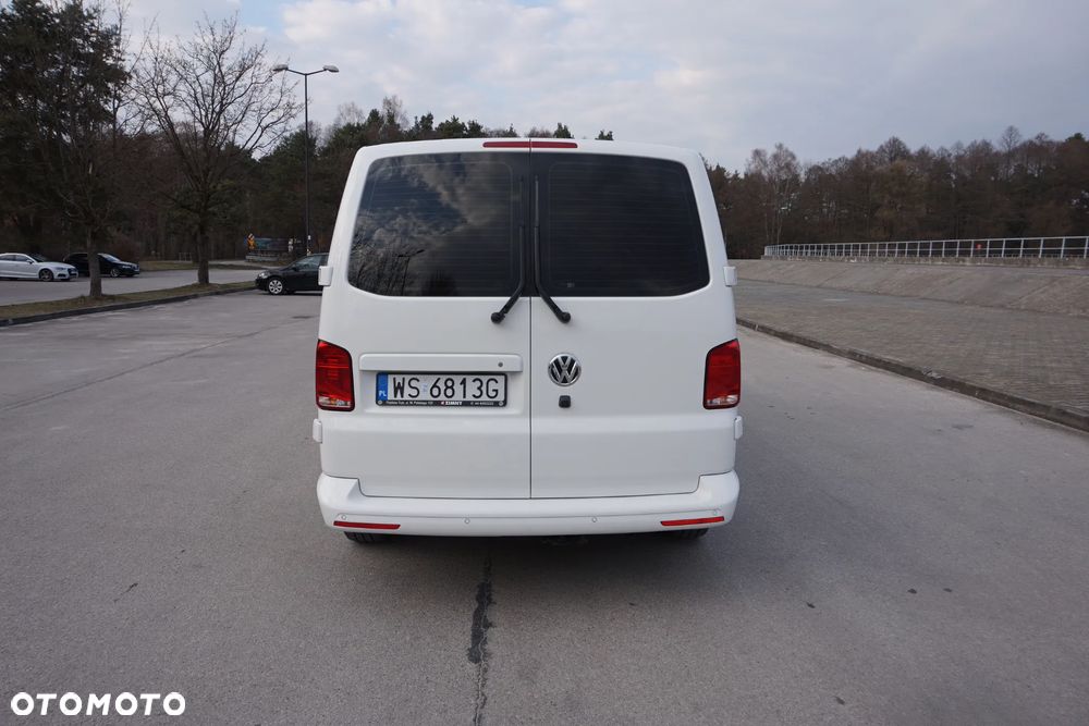 Volkswagen Caravelle - 8