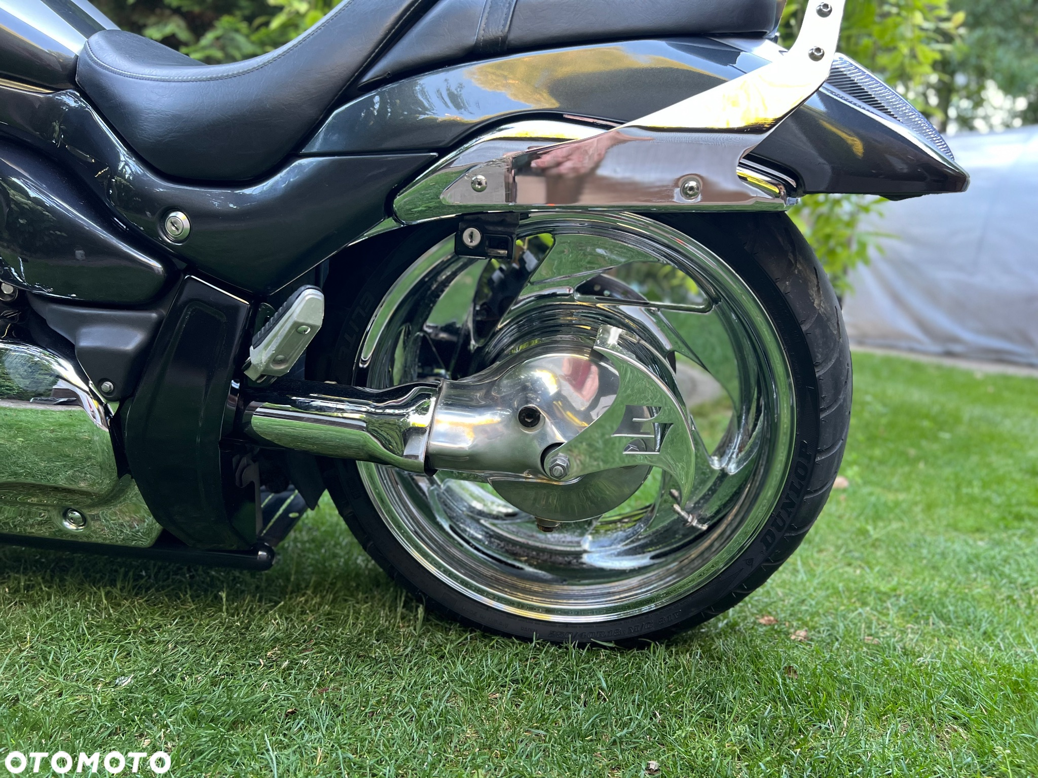 Suzuki Intruder - 14
