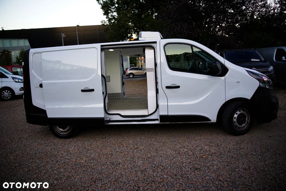 Opel Vivaro Chłodnia 2x drzwi - 37