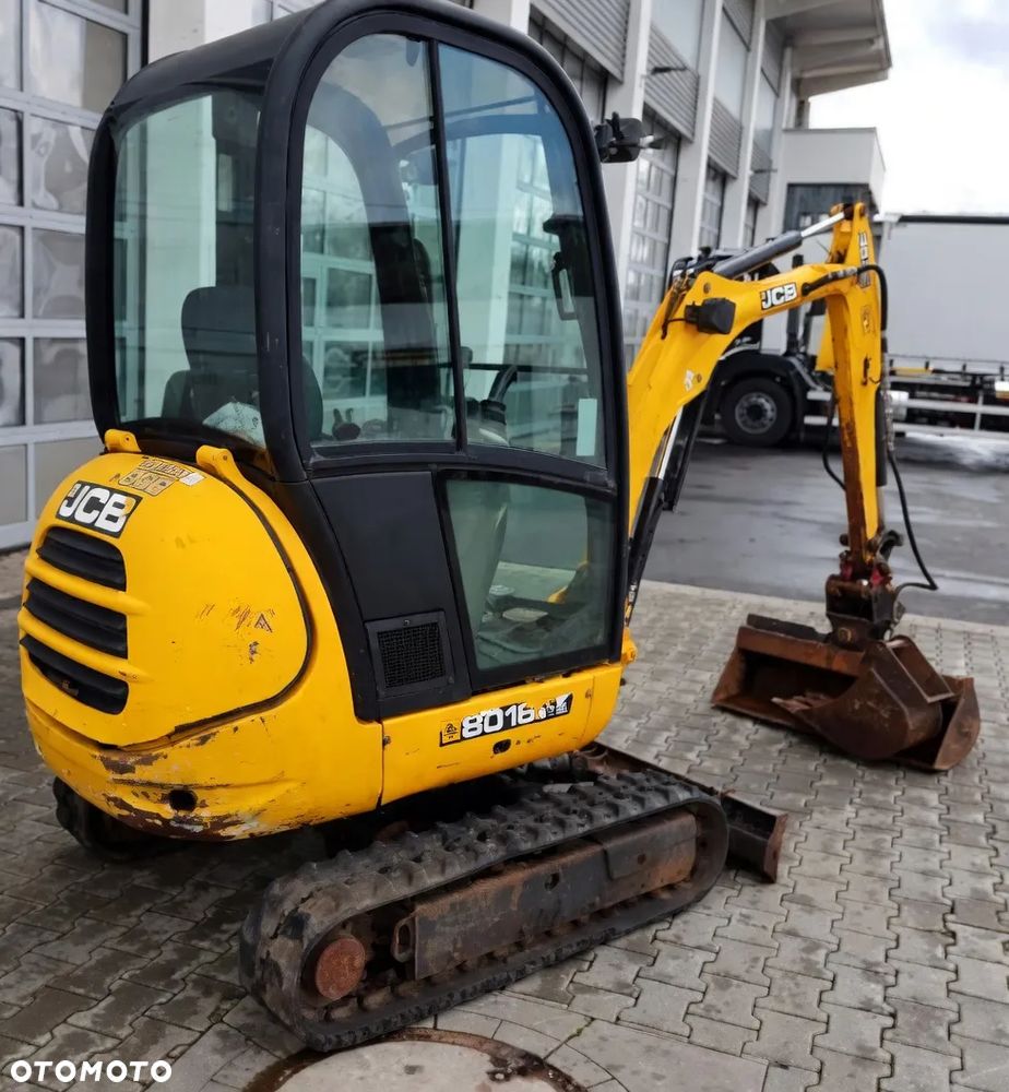 JCB 8018 - 3