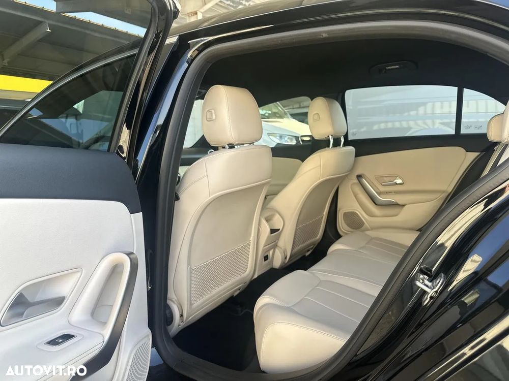 Mercedes-Benz A - 11