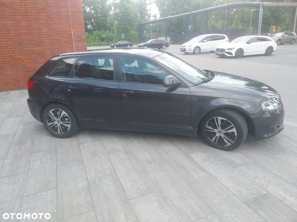Audi A3 Sportback 2.0 TDI DPF Ambiente - 9
