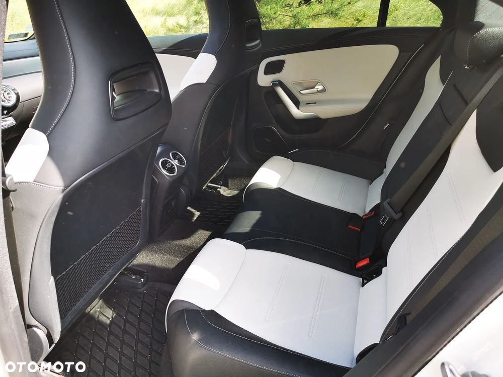 Mercedes-Benz CLA 250 4-Matic AMG Line 7G-DCT - 28