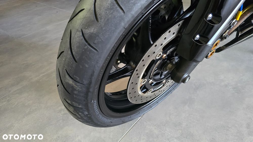 Yamaha FZ8 - 9