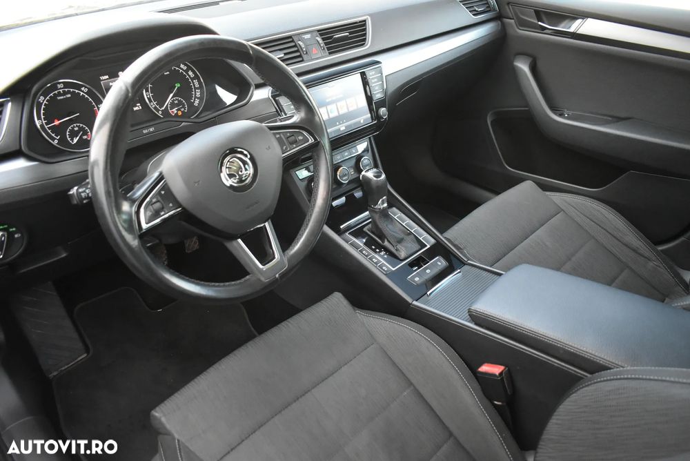 Skoda Superb 2.0 TDI DSG Ambition - 6