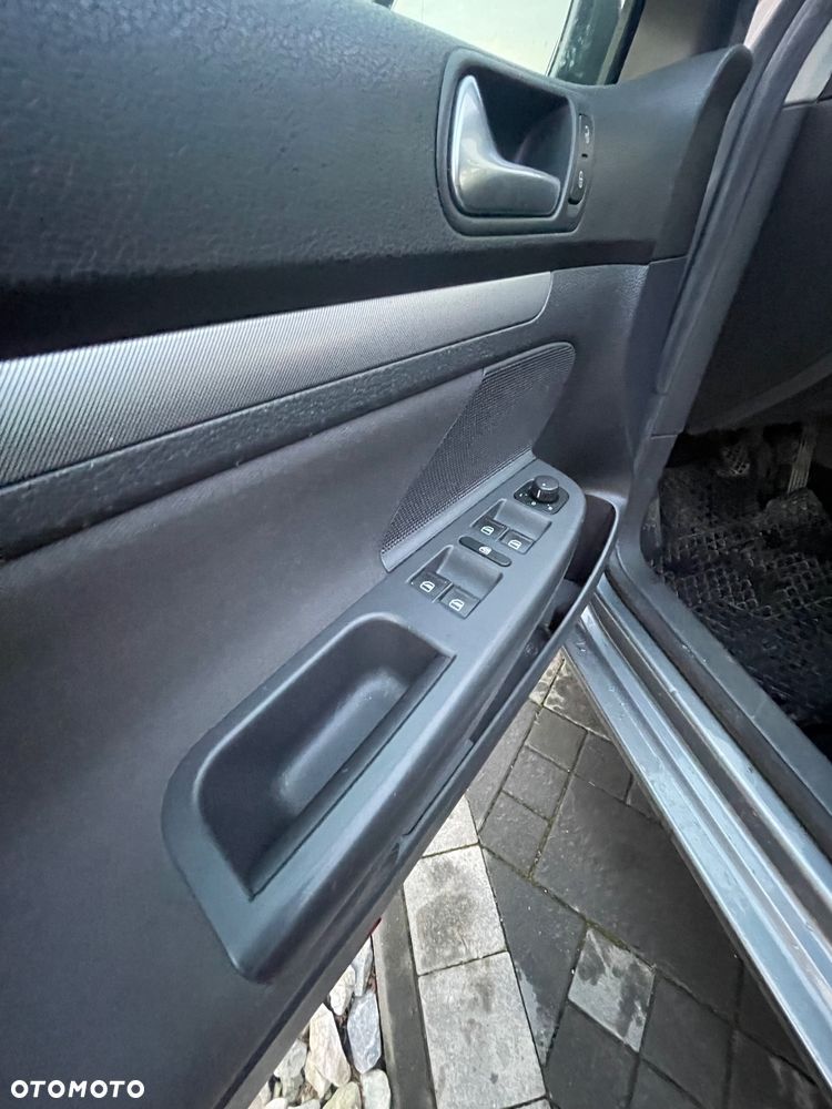 Volkswagen Golf - 13