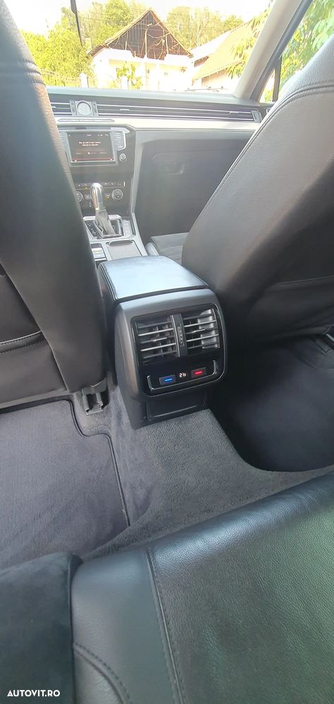 Volkswagen Passat 2.0 TDI DSG Highline - 10