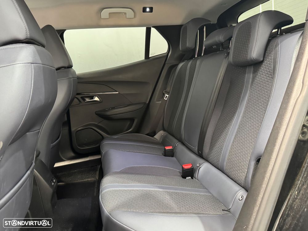 Peugeot 2008 1.2 PureTech Allure - 22