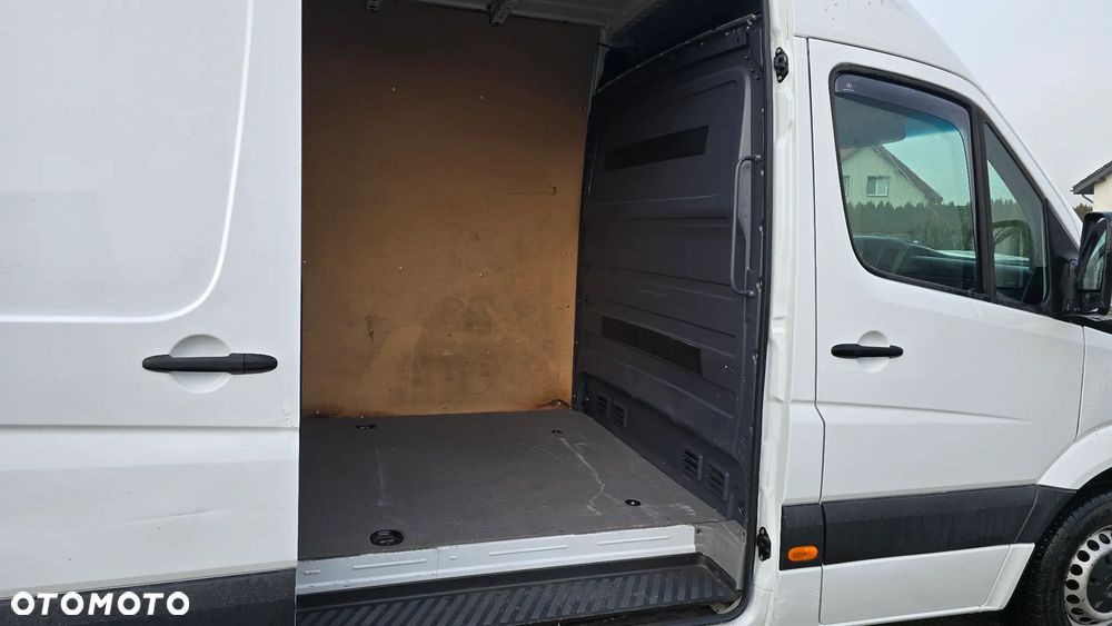 Mercedes-Benz Sprinter - 10