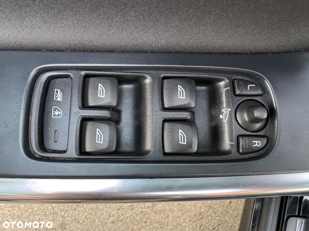Volvo XC 60 D4 Momentum - 39