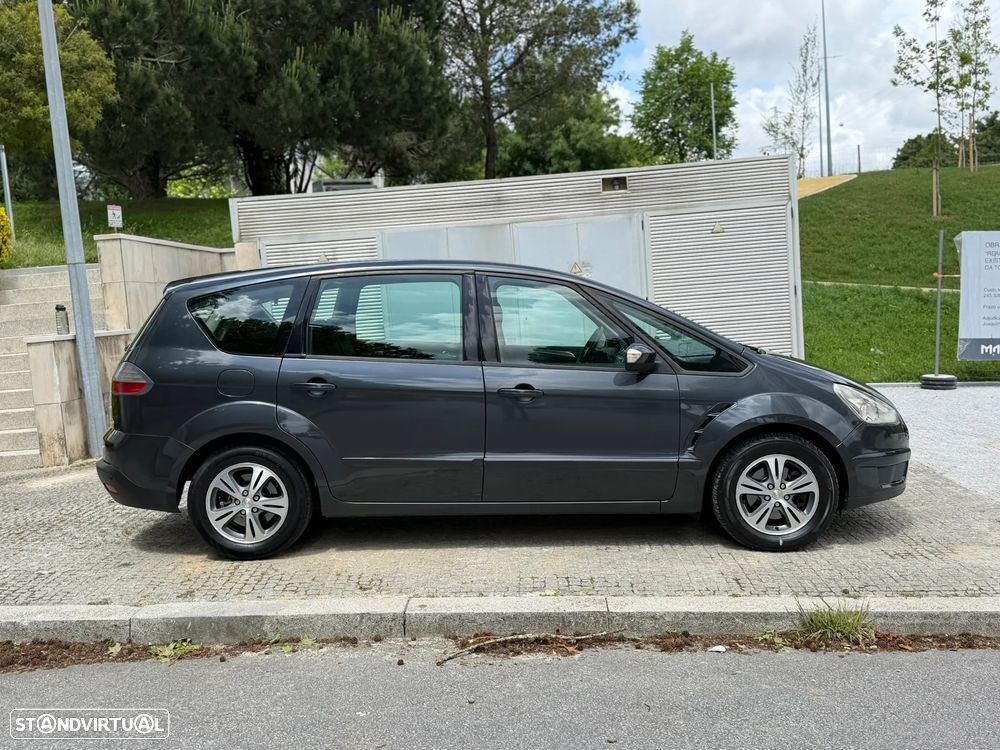 Ford S-Max 1.8 TDCi Titanium 7L - 24