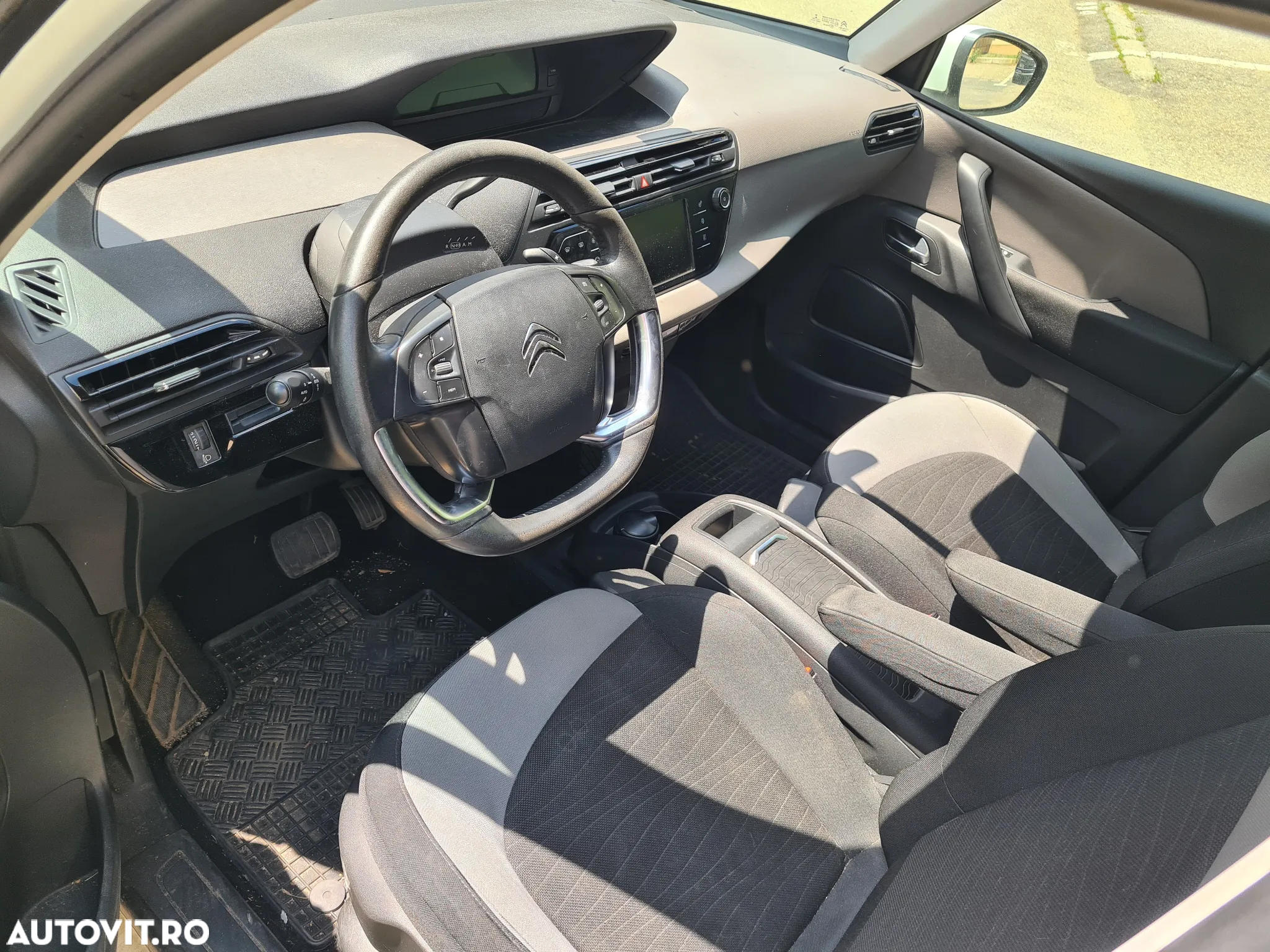 Citroën C4 Picasso 1.6 e-HDI Aut. Attraction - 5