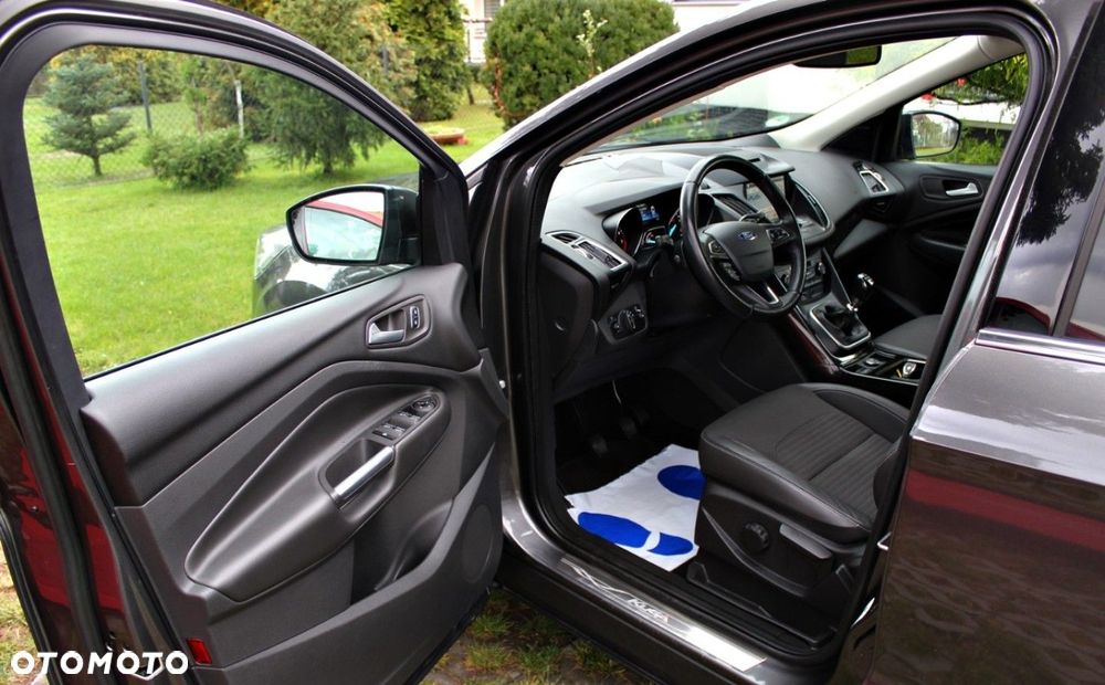 Ford Kuga - 10