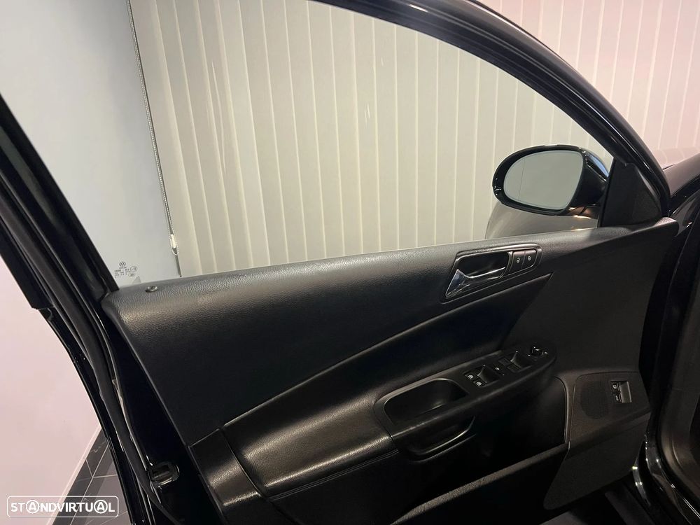 VW Passat 2.0 TDI Highline - 18