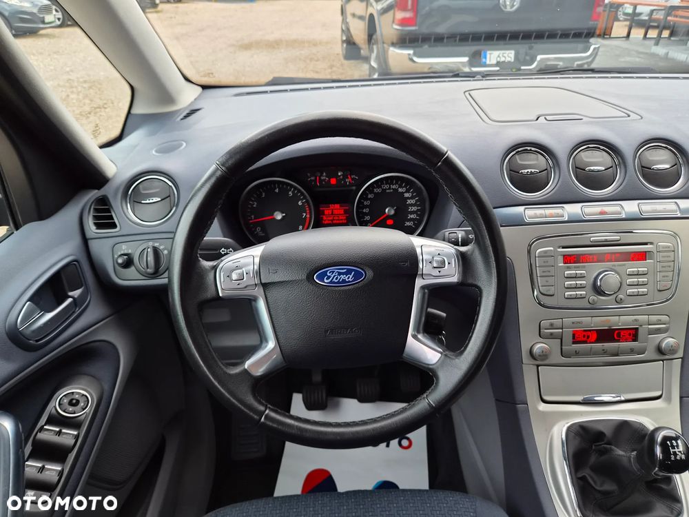 Ford Galaxy - 26