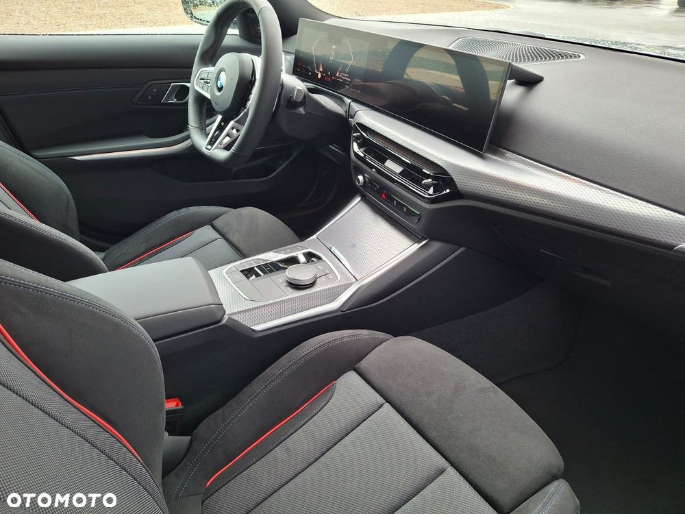 BMW Seria 3 320i xDrive M Sport - 24