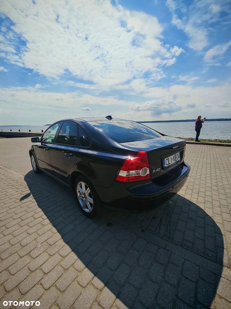Volvo S40 1.8 Momentum - 4
