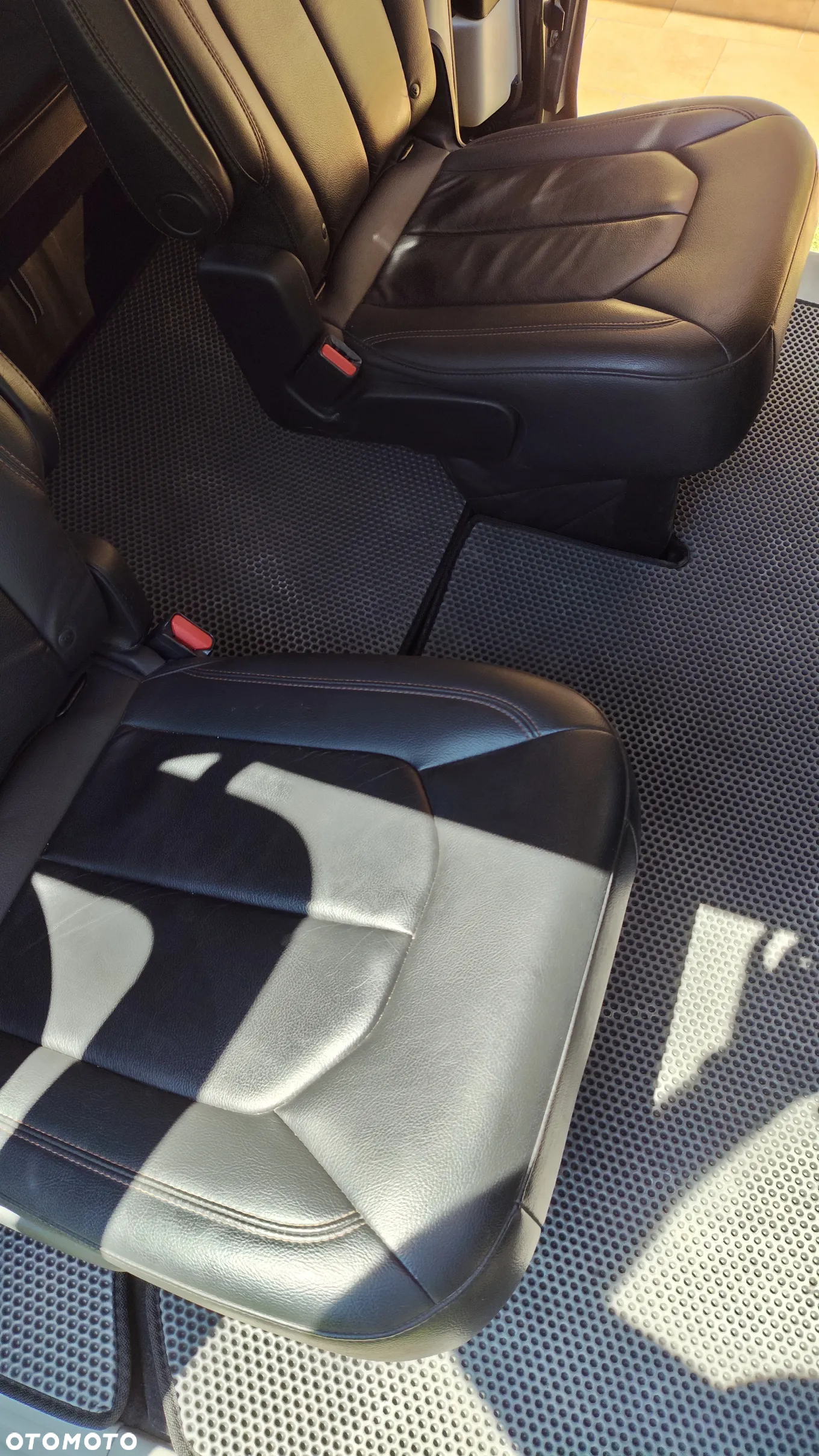 Chrysler Pacifica - 37