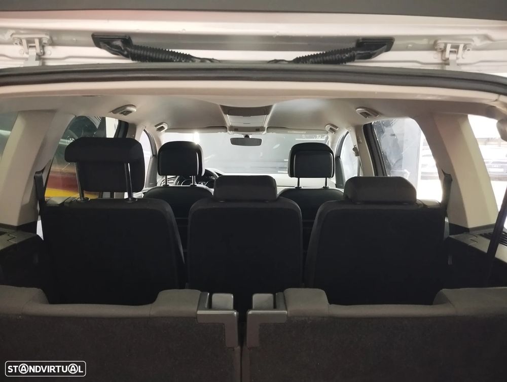 VW Touran 1.6 TDI Confortline - 12