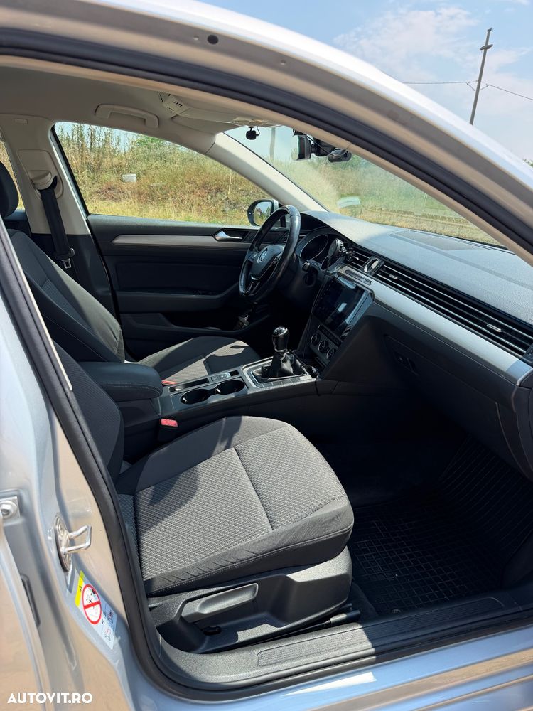 Volkswagen Passat 1.6 TDI Trendline - 10