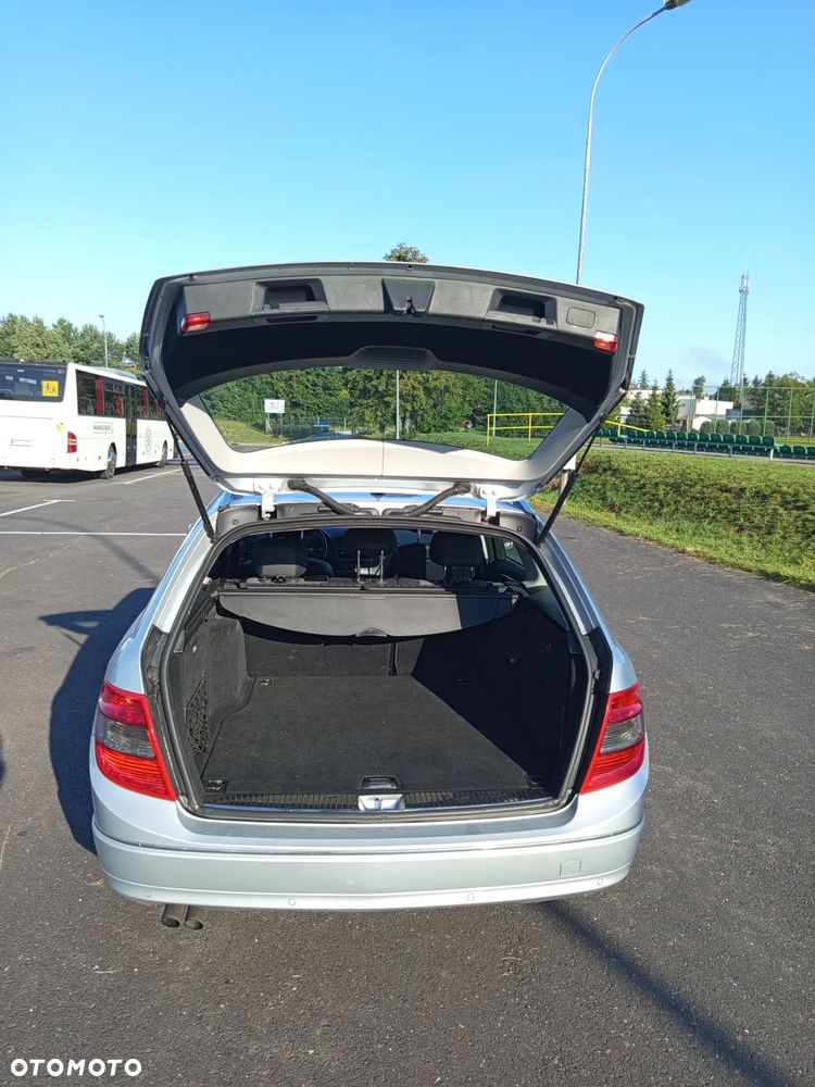 Mercedes-Benz Klasa C 200 CDI DPF (BlueEFFICIENCY) Avantgarde - 10