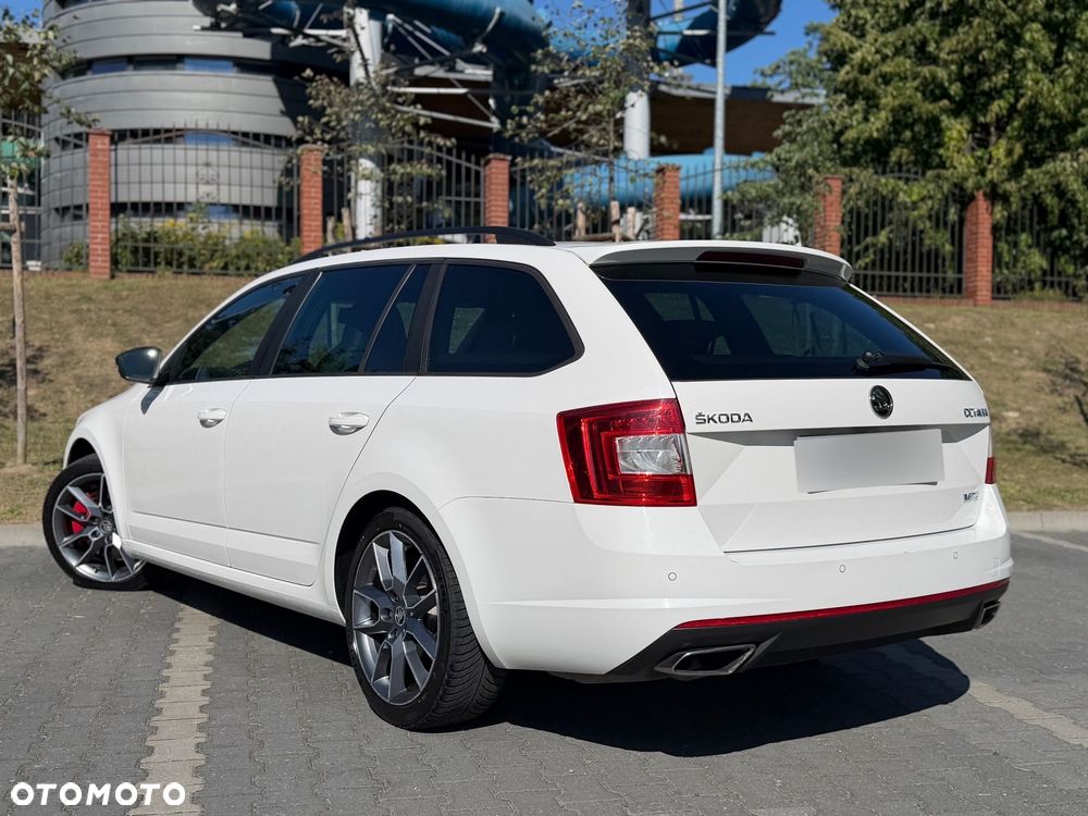 Skoda Octavia 2.0 TDI DSG RS - 11