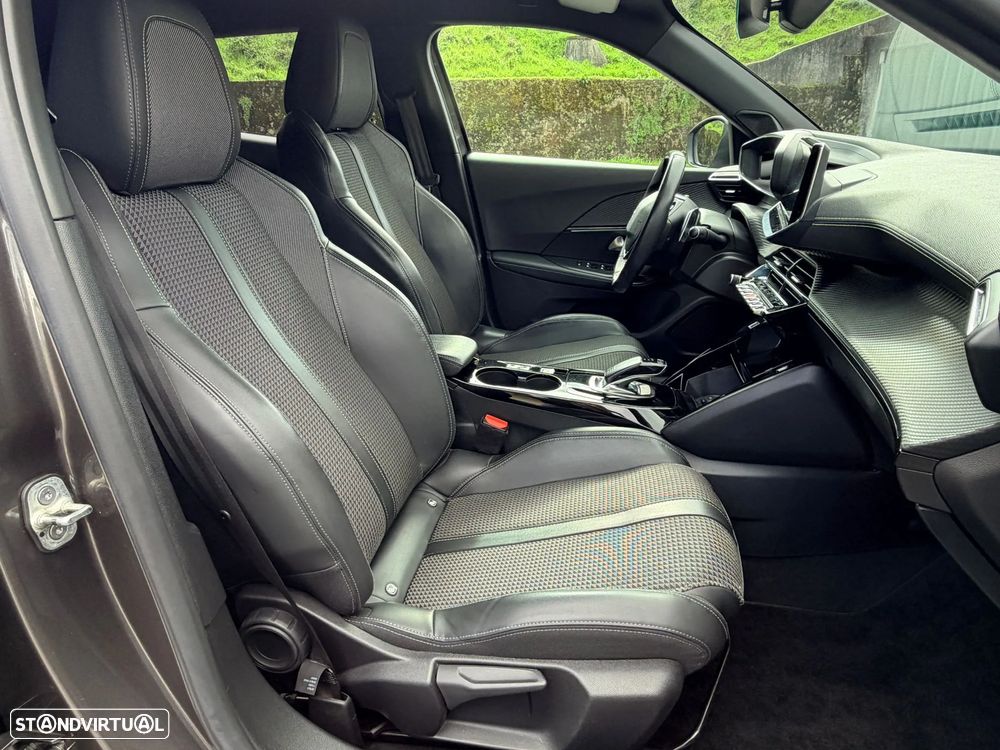 Peugeot 2008 1.5 BlueHDi GT Pack EAT8 - 31