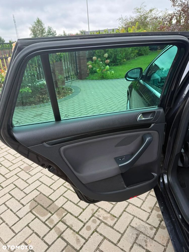 Volkswagen Golf 1.6 TDI DPF Comfortline - 20