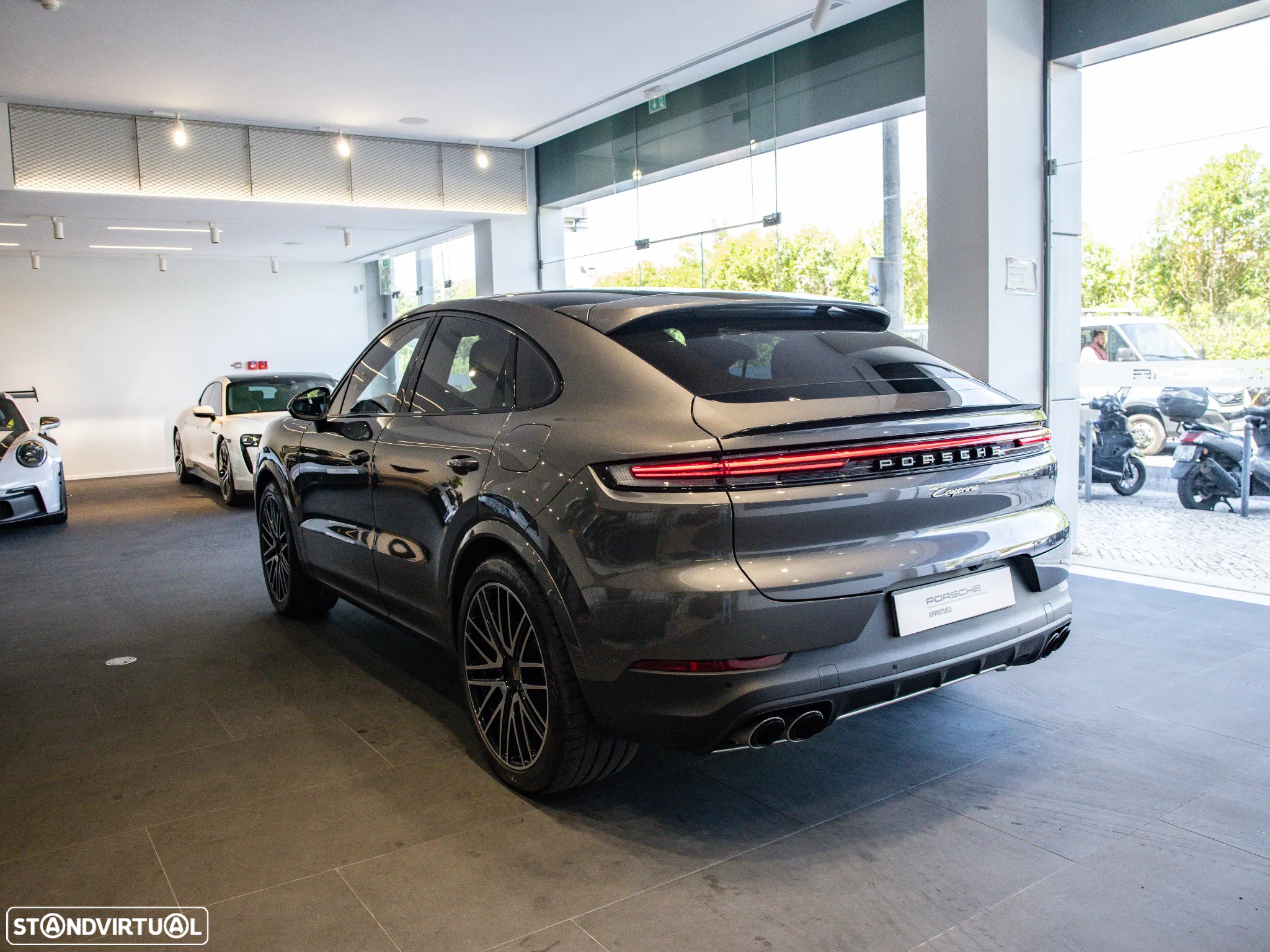 Porsche Cayenne Coupé E-Hybrid - 4