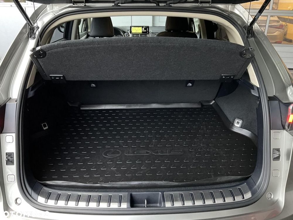 Lexus NX 300h Comfort AWD - 16