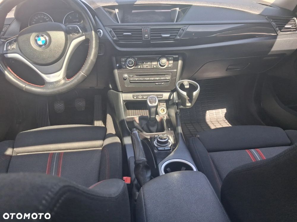 BMW X1 sDrive18d Sport Line - 25