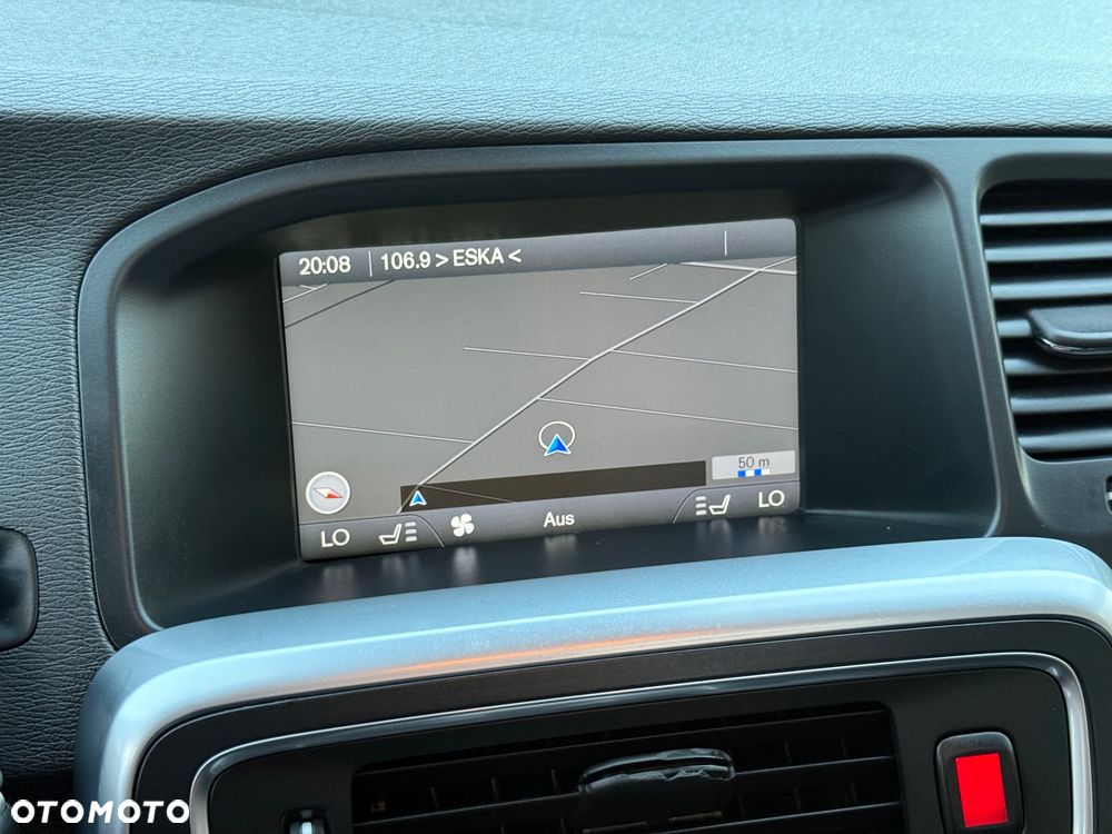 Volvo V60 T6 AWD Geartronic Momentum - 23