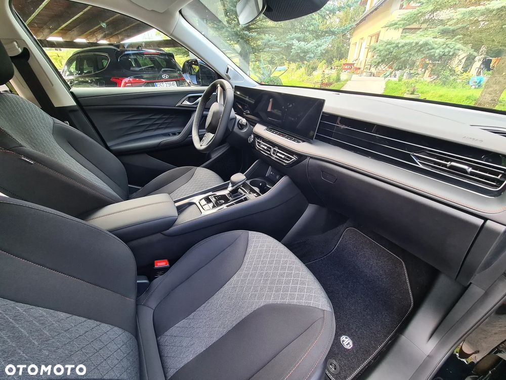 MG HS 1.5 T-GDI Excite DCT - 19