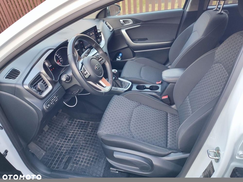 Kia XCeed - 6