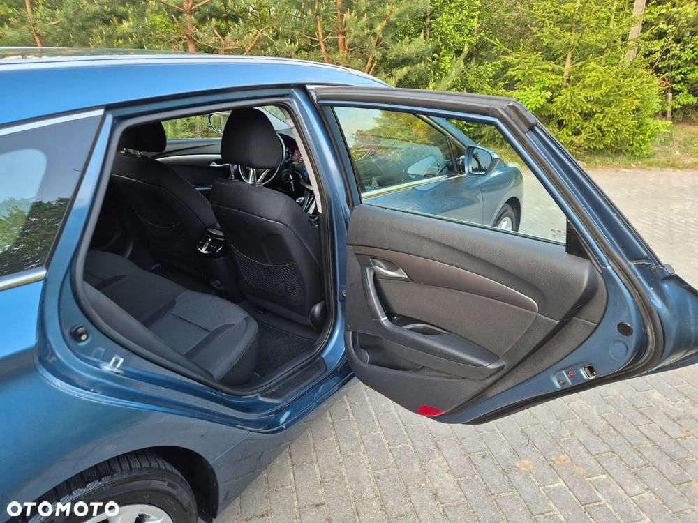 Hyundai i40 1.7 CRDi Comfort + - 24