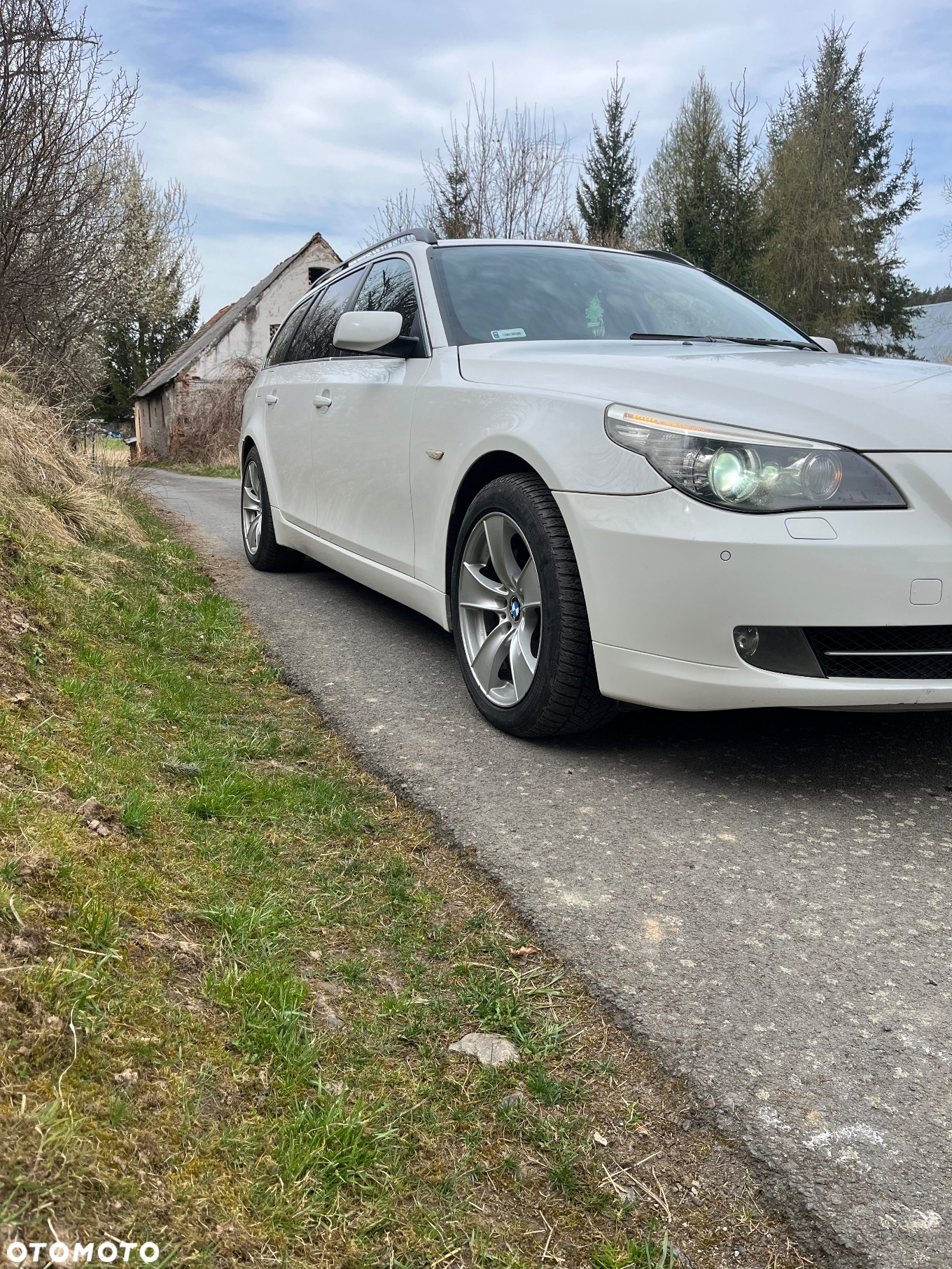 BMW Seria 5 530d xDrive Touring - 4