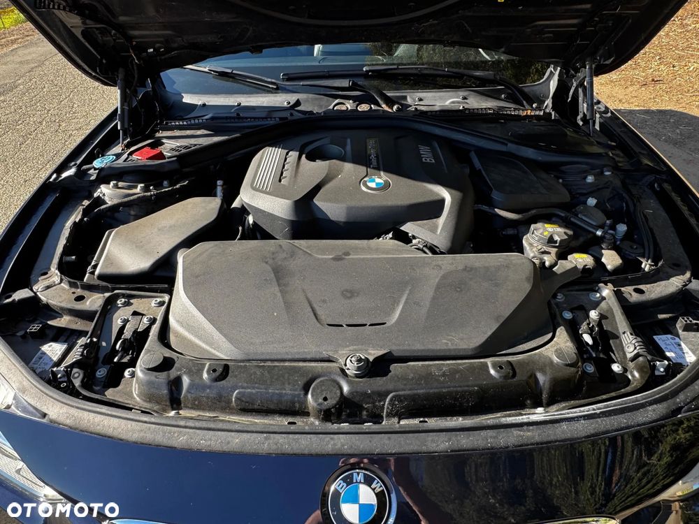 BMW Seria 3 330i Sport Line sport - 25
