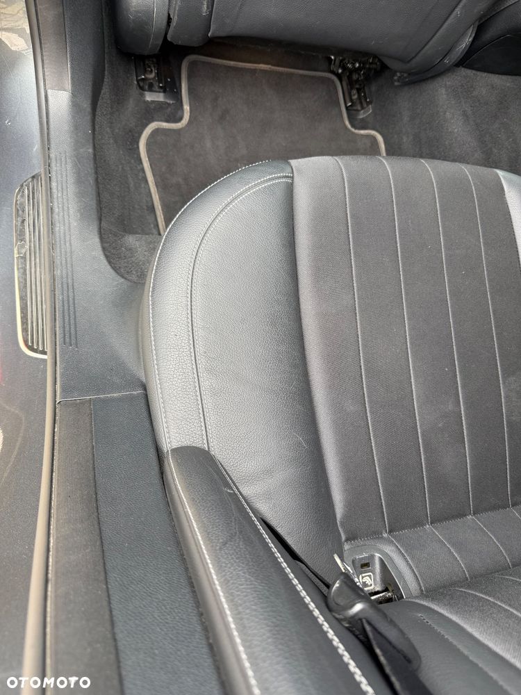 Mercedes-Benz Klasa E 220 d 4-Matic All-Terrain - 33