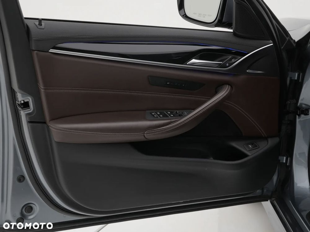 BMW Seria 5 520d M Sport - 21