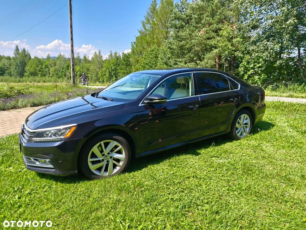 Volkswagen Passat - 4