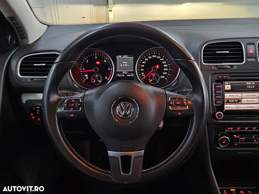 Volkswagen Golf 2.0 TDI DPF 4Motion Highline - 17