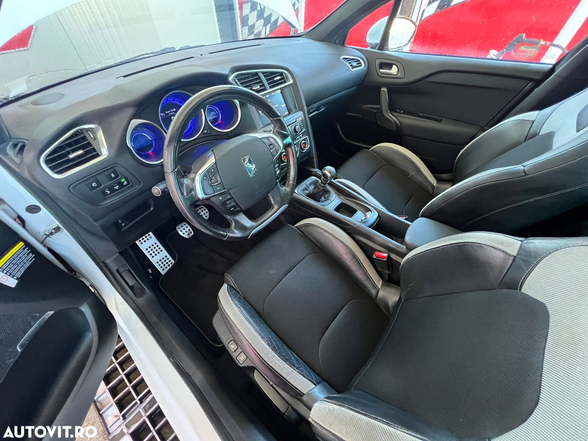 Citroën DS4 HDi 115 Chic - 12