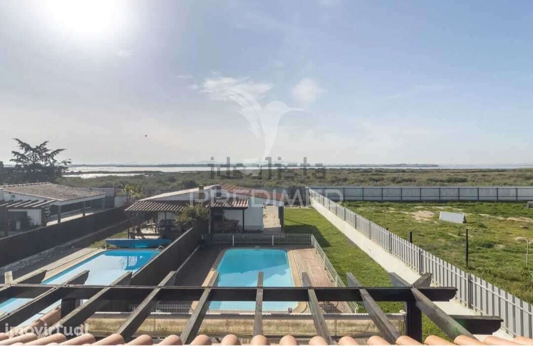 Moradia com piscina e lote de 740 m2 - Grande imagem: 2/24
