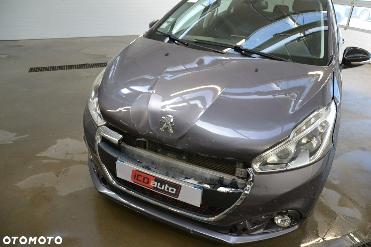 Peugeot 208 - 12